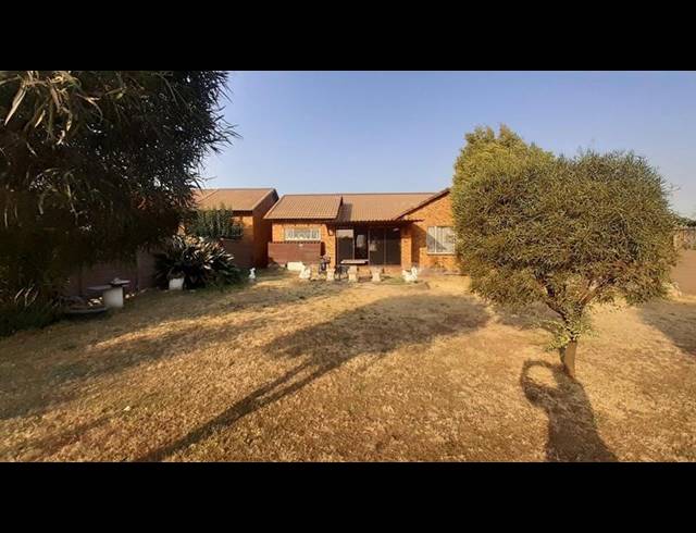 2 BEDROOM HOUSE FOR SALE IN ALBEMARLE